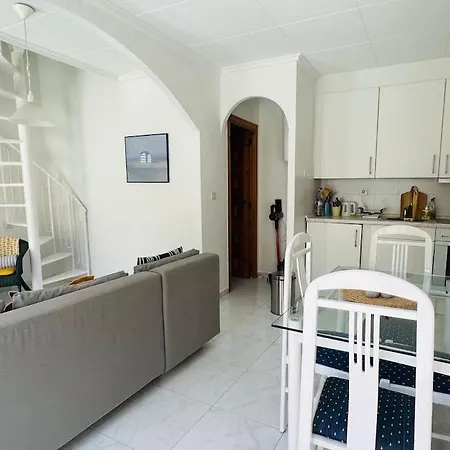 Sunny, South-facing & Welcoming *