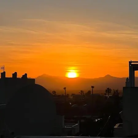 Sunny, South-facing & Welcoming * Alicante