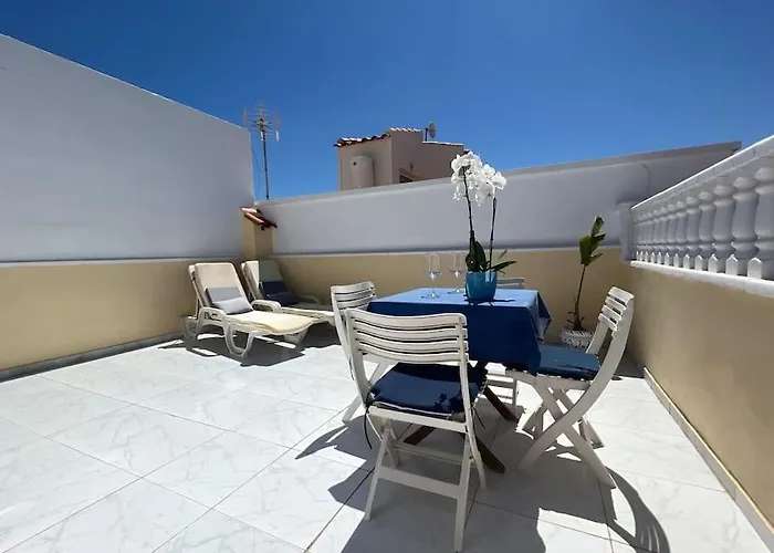 Sunny, South-facing & Welcoming *